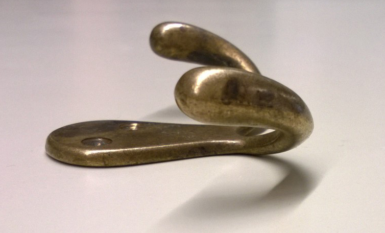 2-seinäkoukku